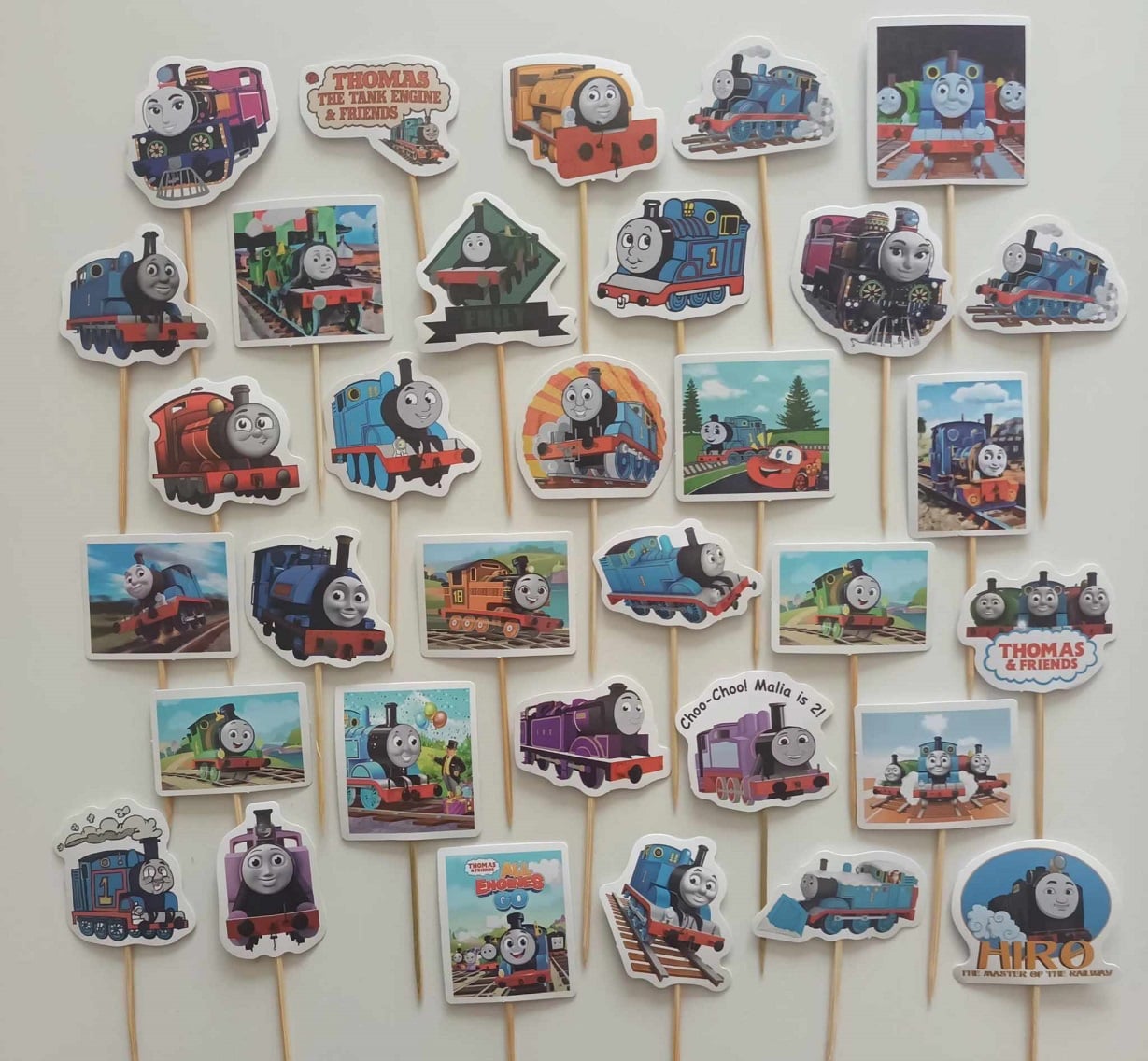 Tortový zápich VLÁČIK TOMÁŠ (15ks)