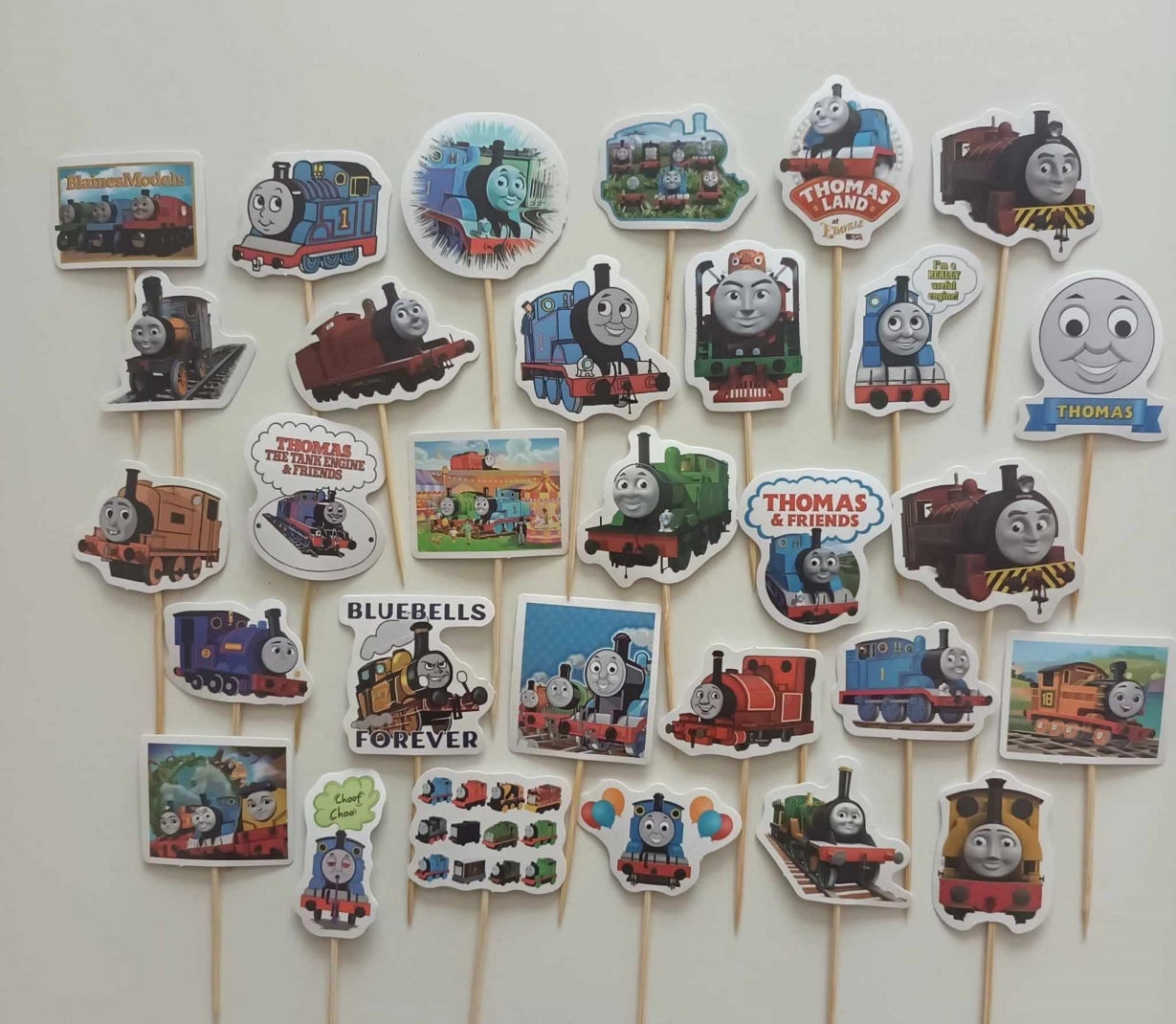 Tortový zápich VLÁČIK TOMÁŠ (15ks)